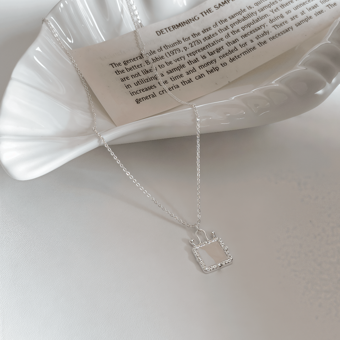 Copper alloy necklace White Shell Mirror Necklace Colorful Light All-match Clavicle Chain ins niche simplicity