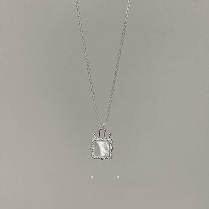 Copper alloy necklace White Shell Mirror Necklace Colorful Light All-match Clavicle Chain ins niche simplicity